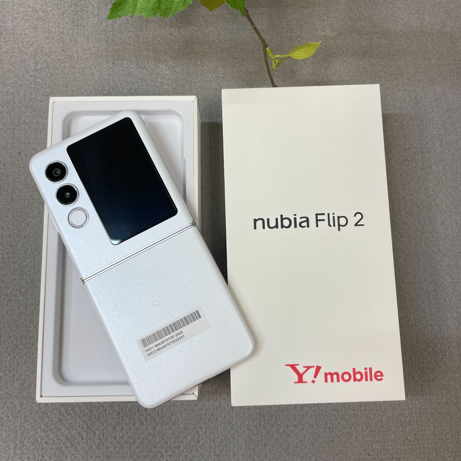 新品 nubia Flip 2 Y!mobile ホワイト 本日発送可能 ASCII.jp：「nubia