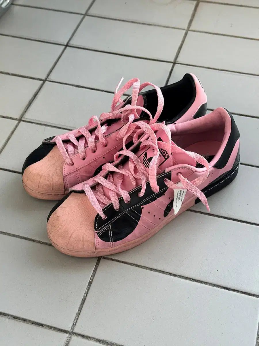 (260) アディダス x フェイス SUPERSTAR 82