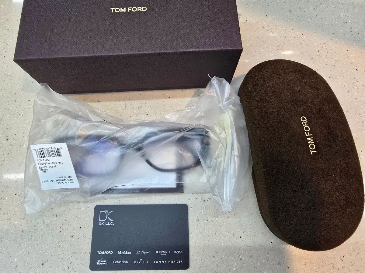 TOM FORD トムフォード TF6157 001 黒 COLOR 未使用品
