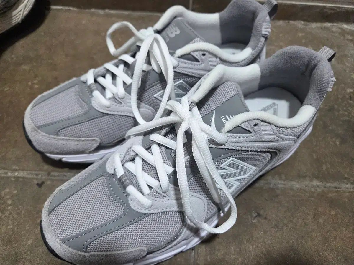 1回着用) New Balance MR530CK