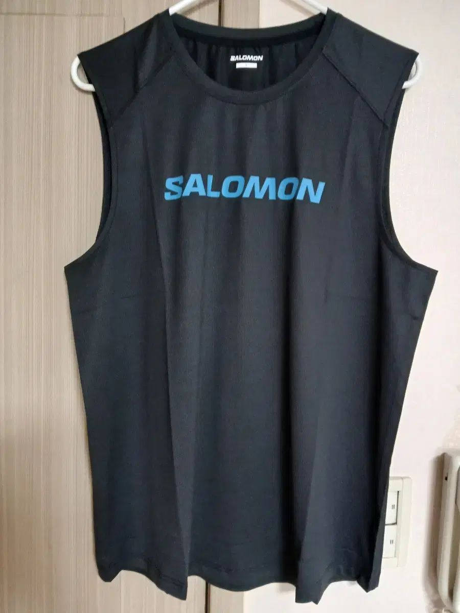 SALOMON ノースリーブ Tシャツ ブラック 죠끼