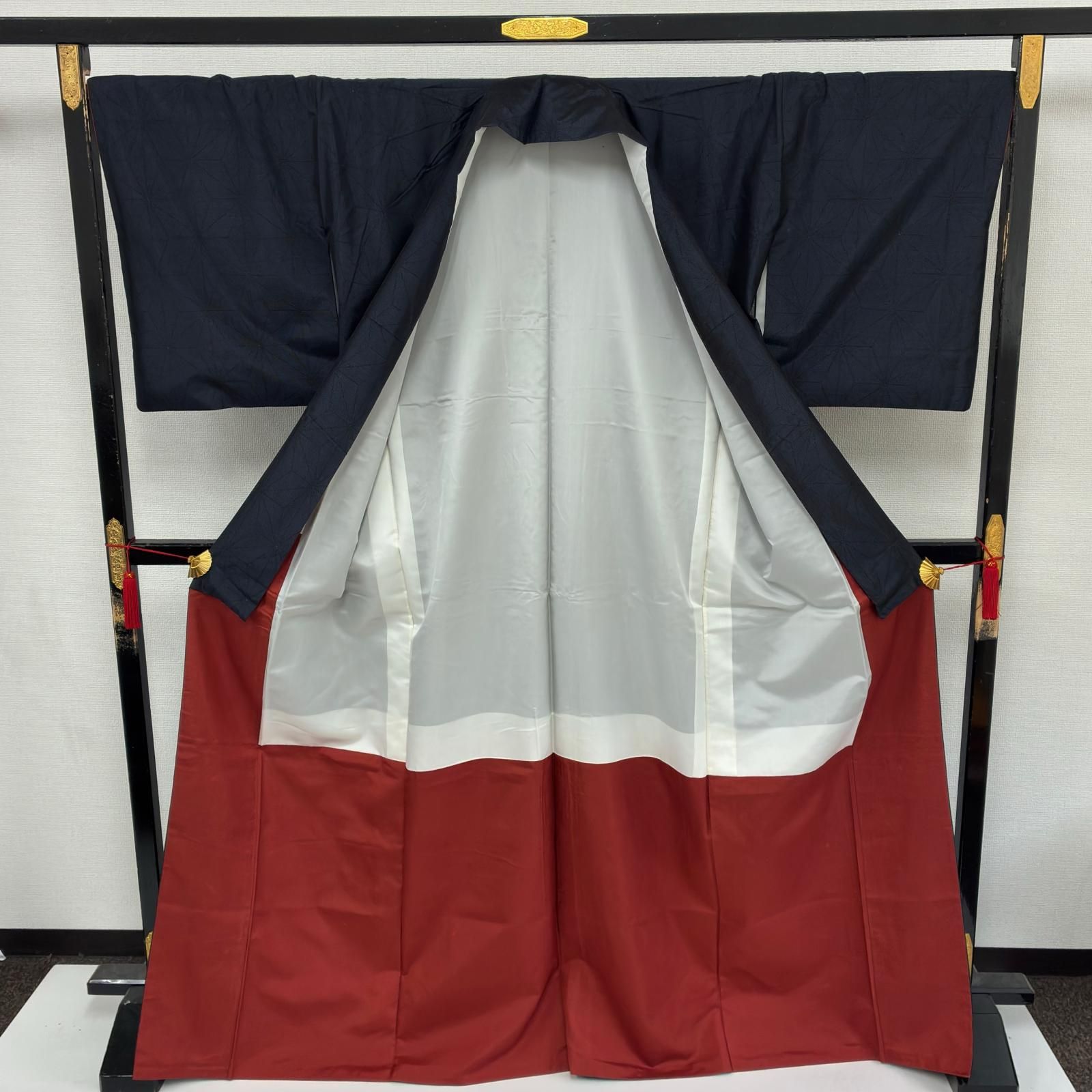 本場大島紬 裄68.5 正絹 泥藍染め 横双 麻の葉絣 袷 着物 a-615 - メルカリ