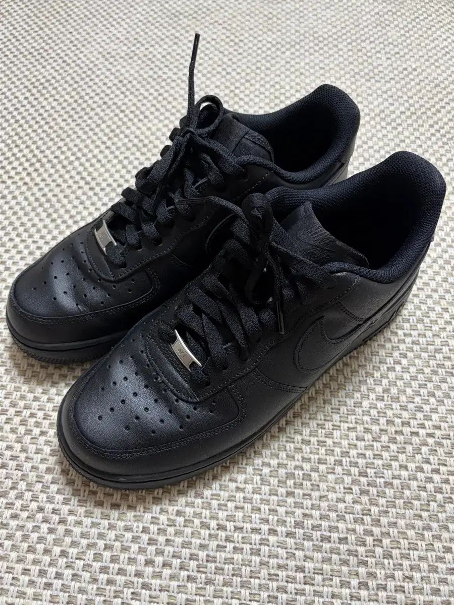 270 NIKE エアフォース1 ロー (トリプル ブラック) FORCE オールブラック 単品