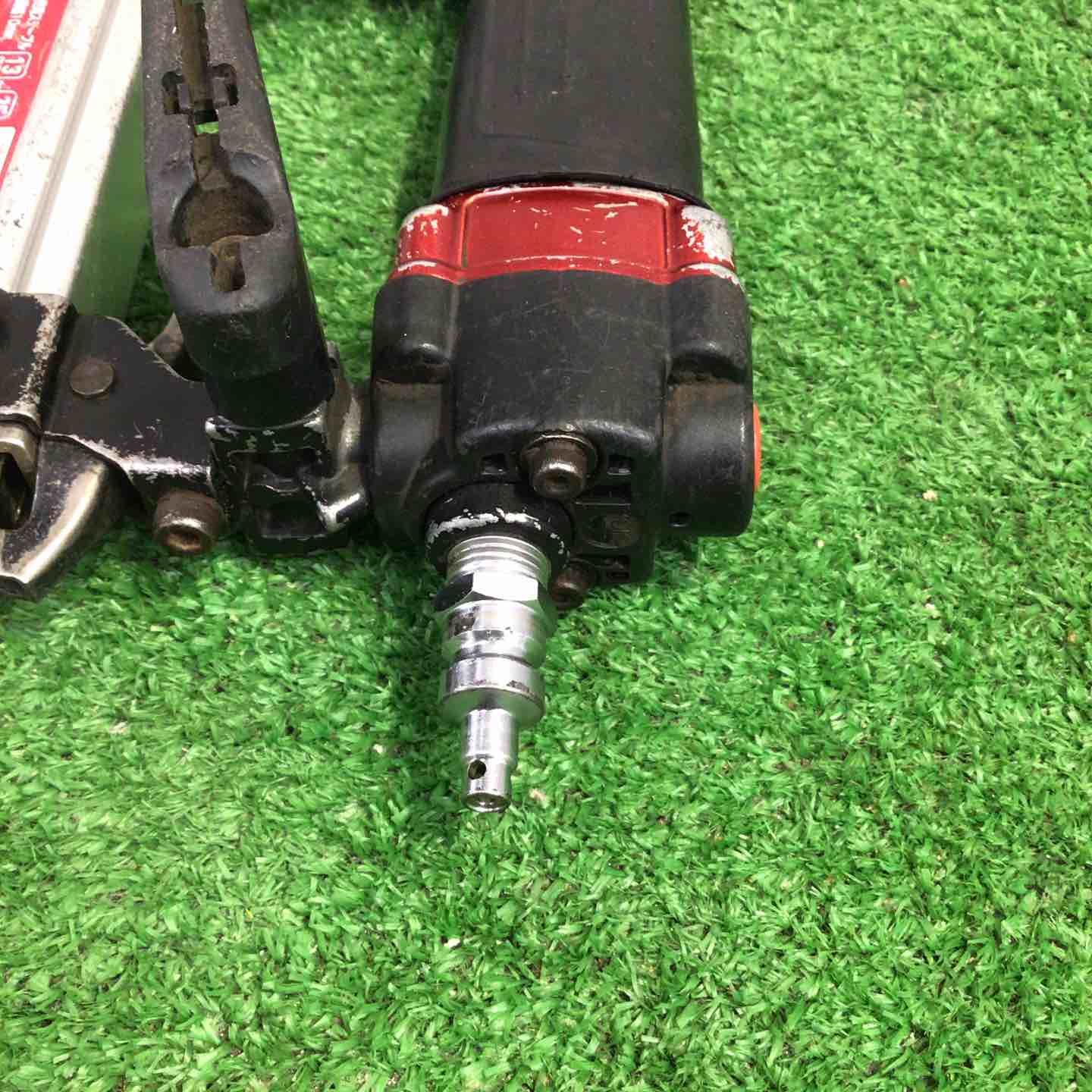 マキタ(makita) 高圧エアタッカ エアダスタ付 10mm 赤 AT1025HB【町田店】