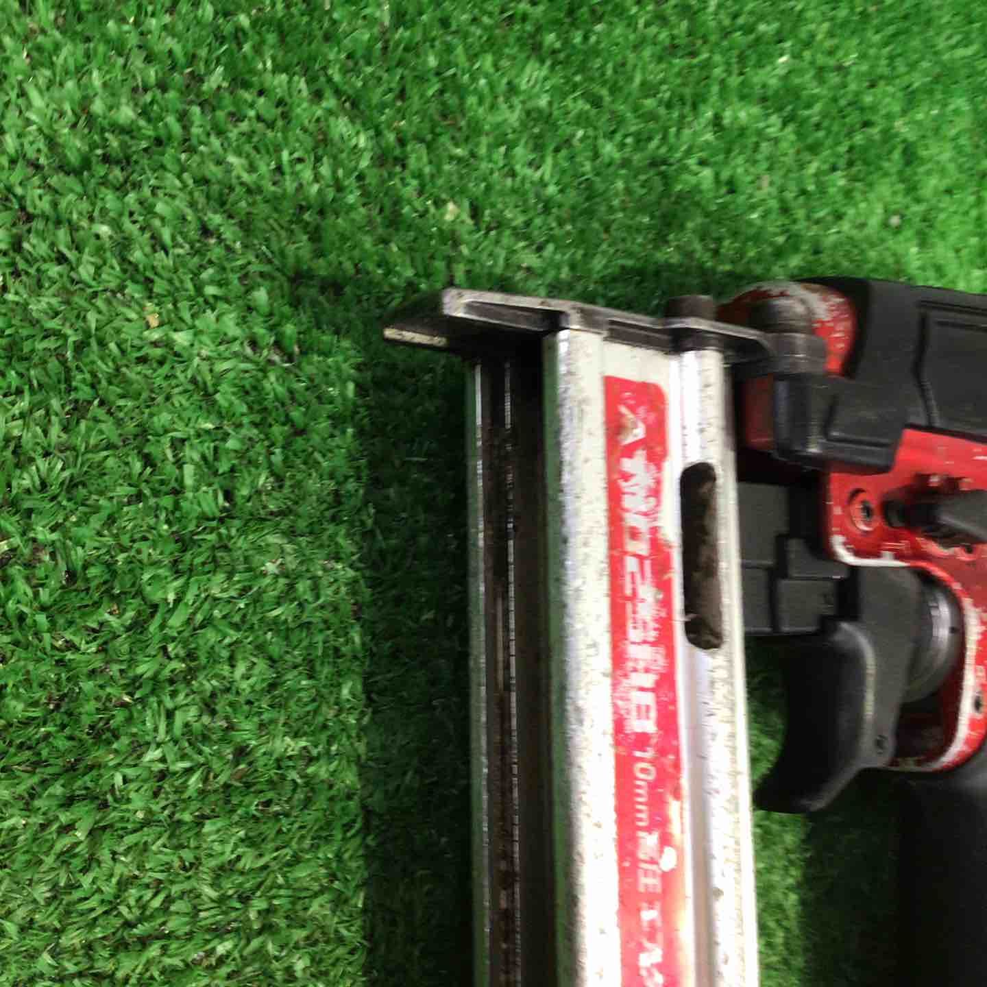 マキタ(makita) 高圧エアタッカ エアダスタ付 10mm 赤 AT1025HB【町田店】