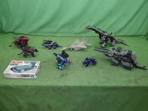 【中古】マッドサンダー エナジライガー ウルトラザウルス他プラモデル