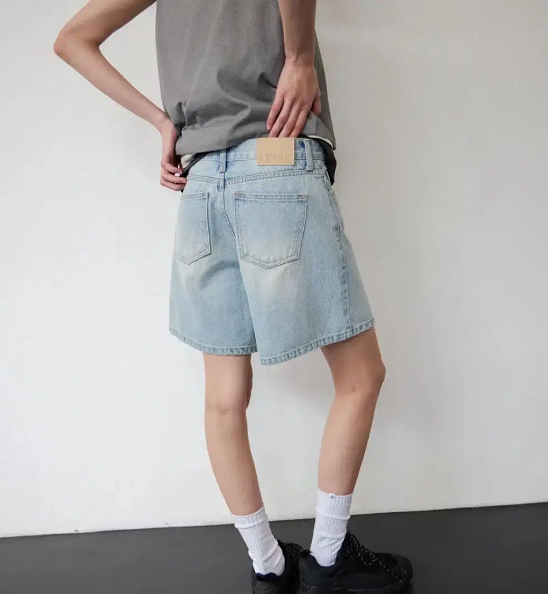 未使用/S 르바 Classic Staple Denim Shorts
