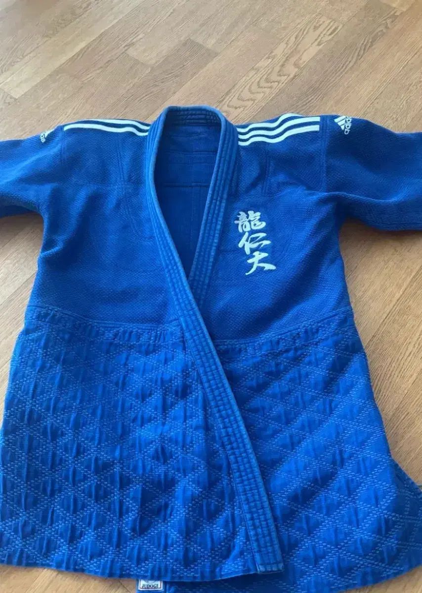 アディダス adidas 柔道着 コンバットスポーツ – - | 戦う柔道家を応援