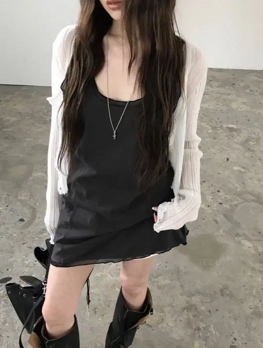 ヌーズ パレット リネン カーディガン マーマル オント オンス OUTFIT ベルガモット LONDONFLAT アンダーソン