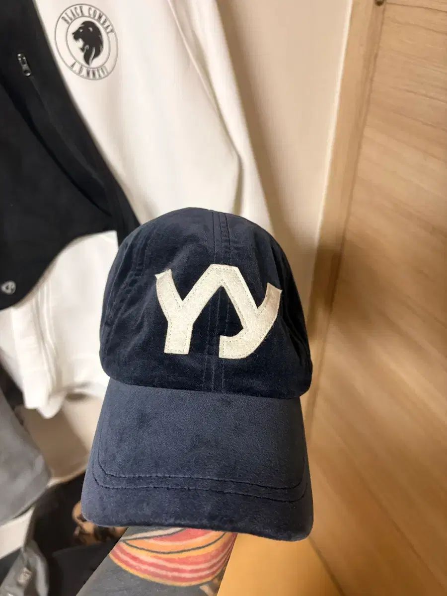 オープン yy ベースボールキャップ ネイビー (ツアーベルベット 素材)