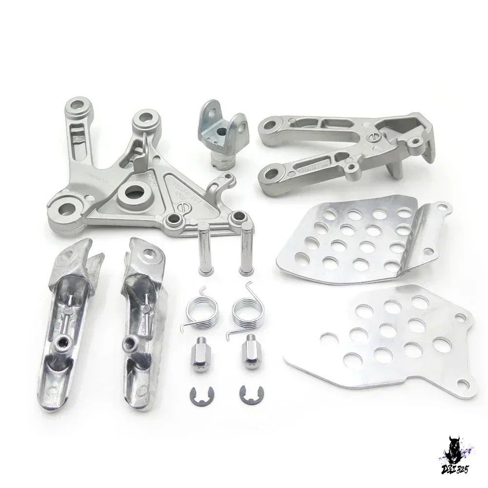 Honda CBR600RR 2003-2006 用フロントライダーフットペグブラケット