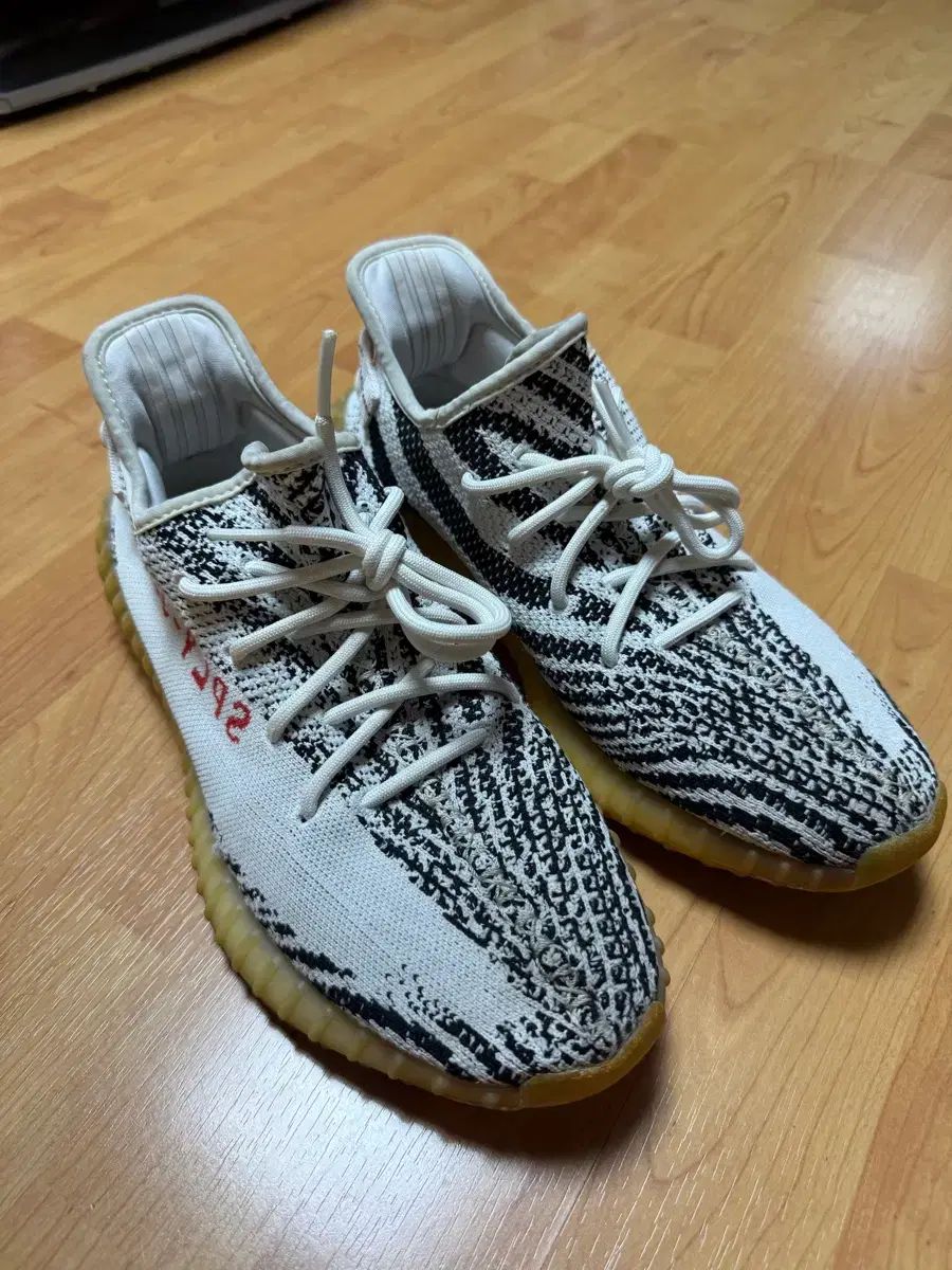 イージーブースト 350 ゼブラ v2
