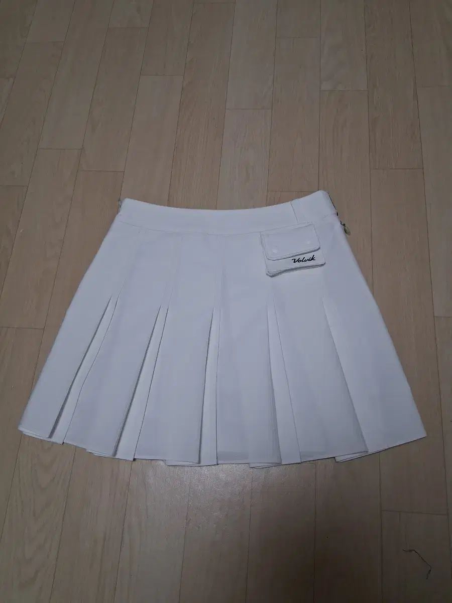 ボルビックプリーツスカート 白 7,060円