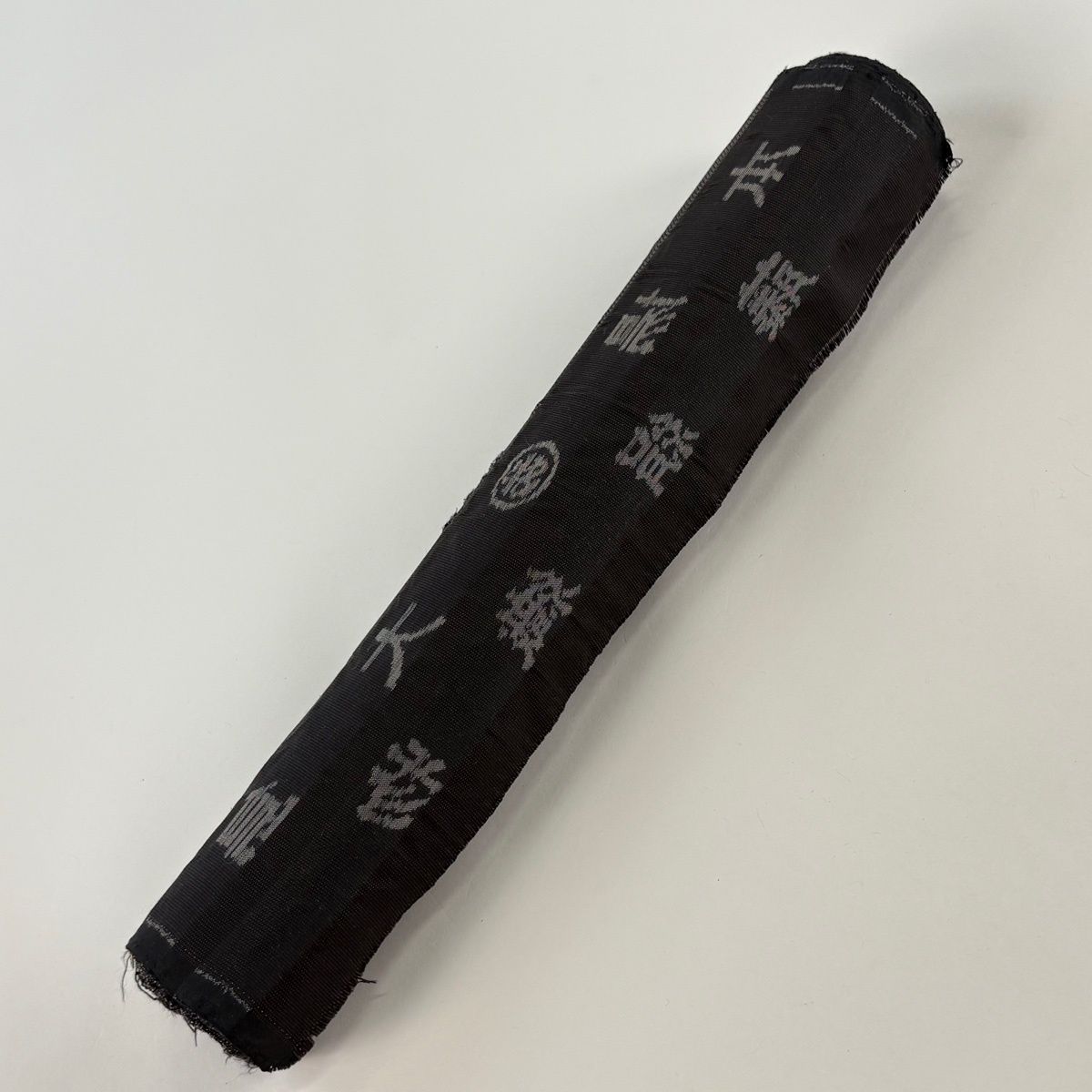 反物 名品 大島紬 証紙 泥染 草花 焦茶色 正絹 【中古】 反物 名品 大島紬 証紙 泥染 草花 焦茶色 正絹 【中古】