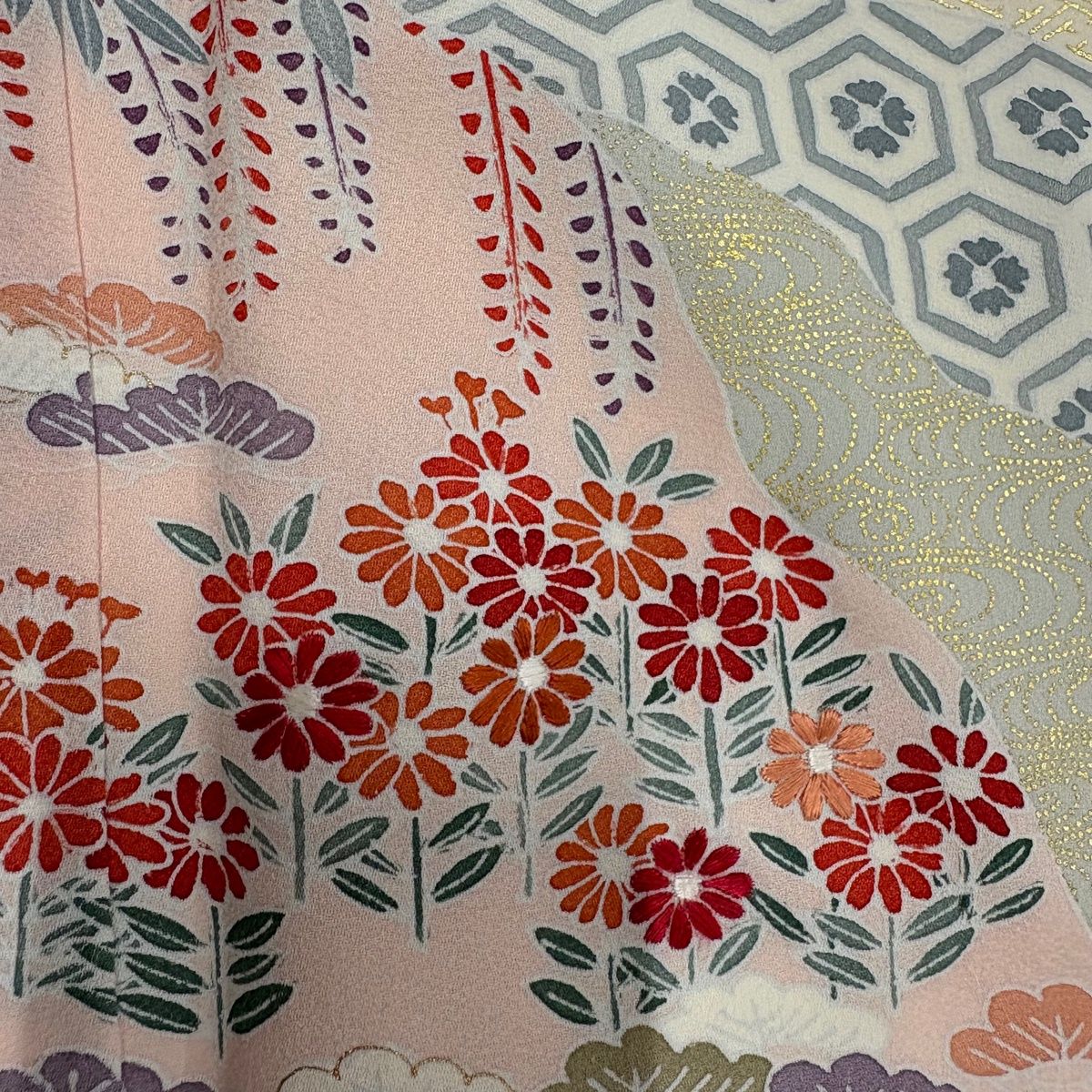 美品】 付下げ 身丈160cm 裄丈65cm M 袷 草花 有職文様 金彩 刺繍