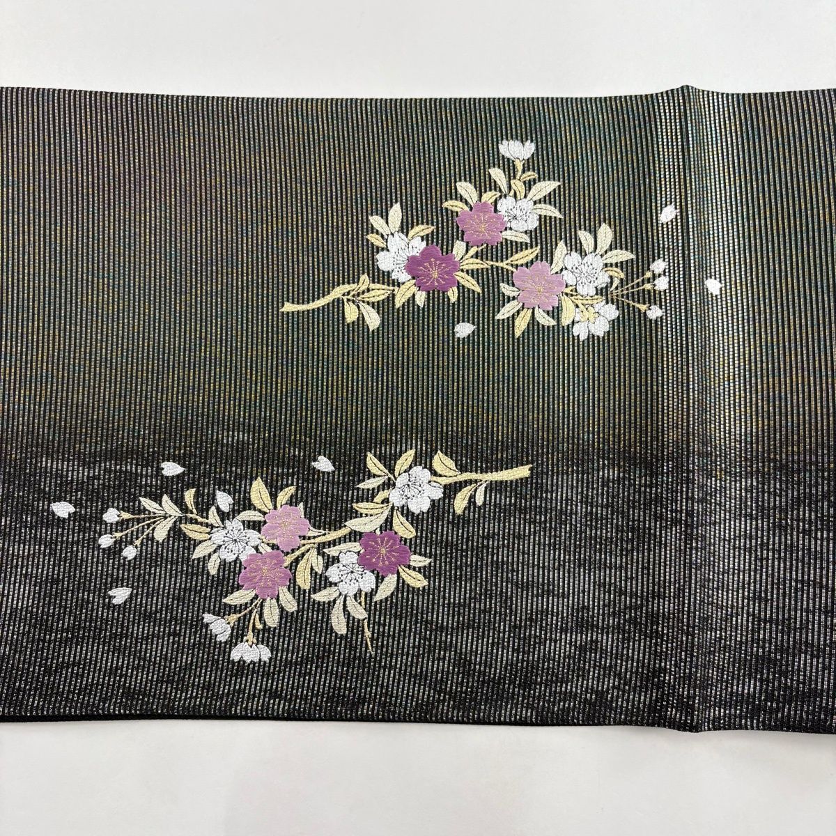 美品】 袋帯 秀品 夏帯 絽 桜 花びら 金銀彩 箔 黒 お太鼓柄 正絹