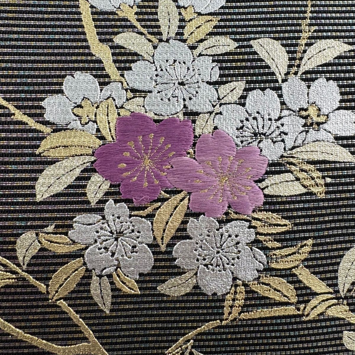 美品】 袋帯 秀品 夏帯 絽 桜 花びら 金銀彩 箔 黒 お太鼓柄 正絹