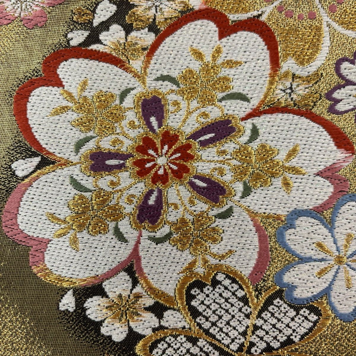 【振袖正絹フルセット】毬　雅楽器　花々文　スーパー鈴ガード加工済⭐︎金彩箔逸品 振袖 身丈161cm 裄丈68cm L 袷 袋帯フルセット 鈴乃屋 手鞠 草花 金彩