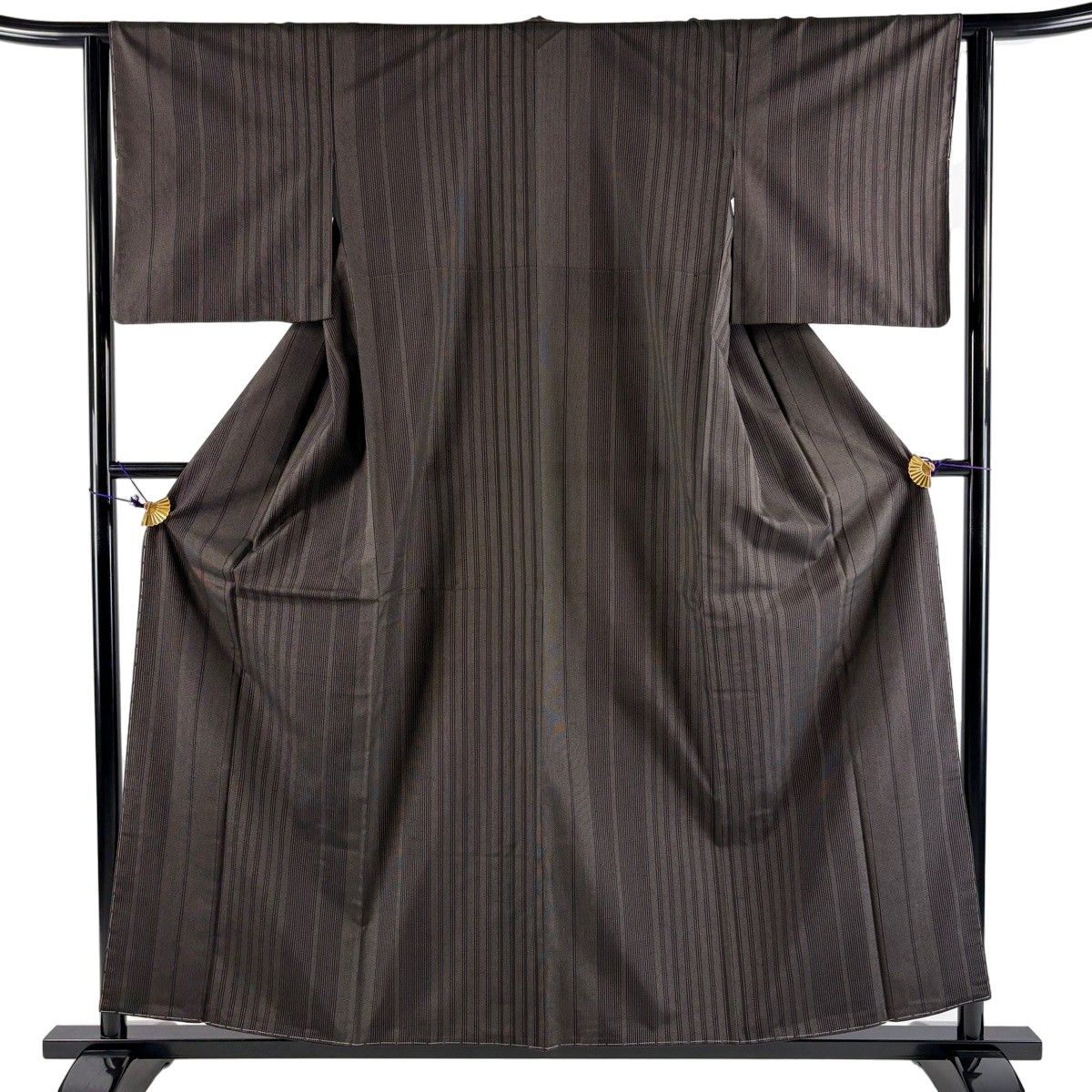 【美品】 大島紬 身丈157cm 裄丈62cm S 袷 純泥染 証紙 縦縞 焦茶色 正絹 名品 【中古】
