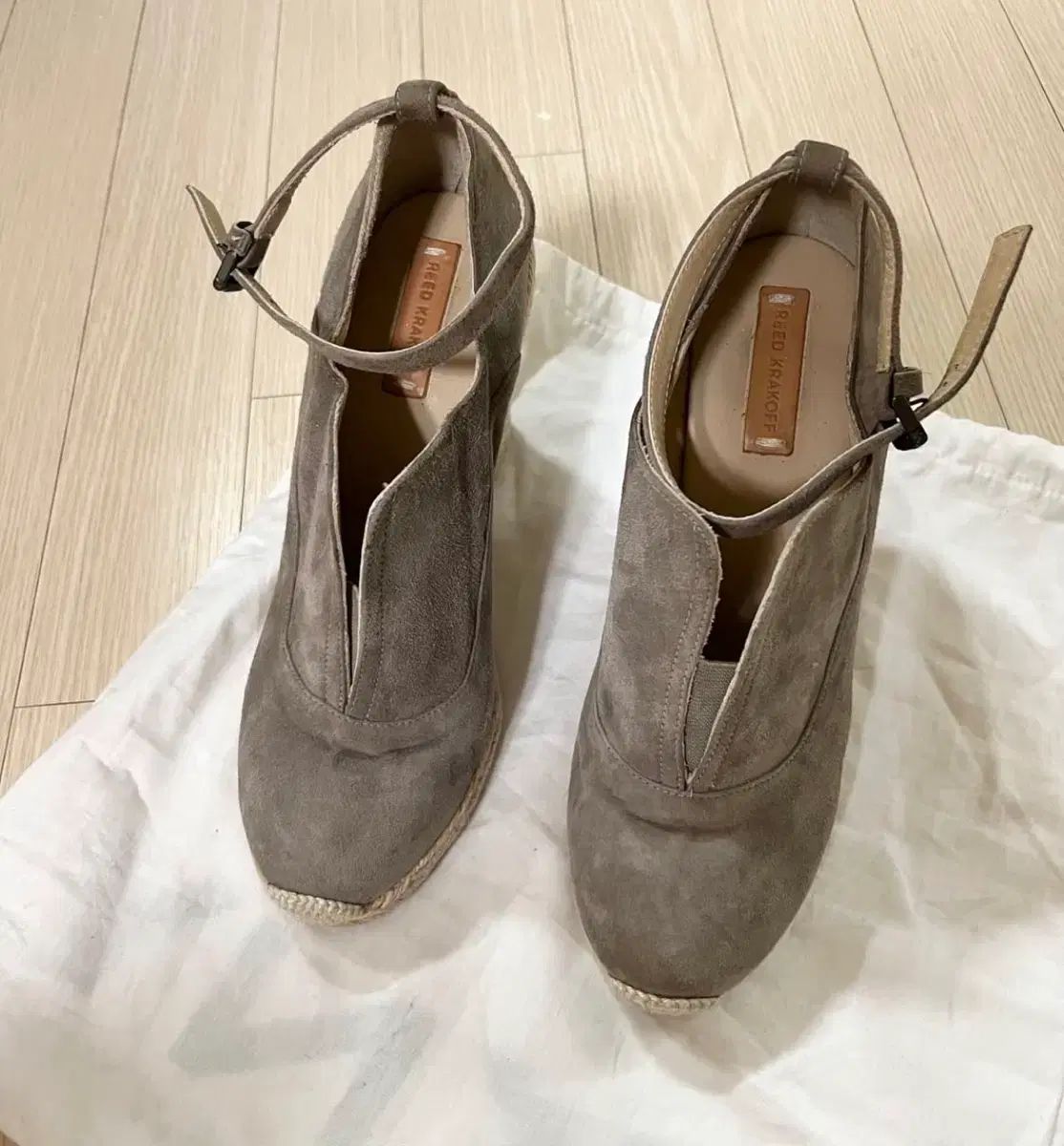 235 240 2回着用 リーク craftsman COAP 定価70 ウエッジヒール サンダル 靴 ジミーチュウ フェンディ