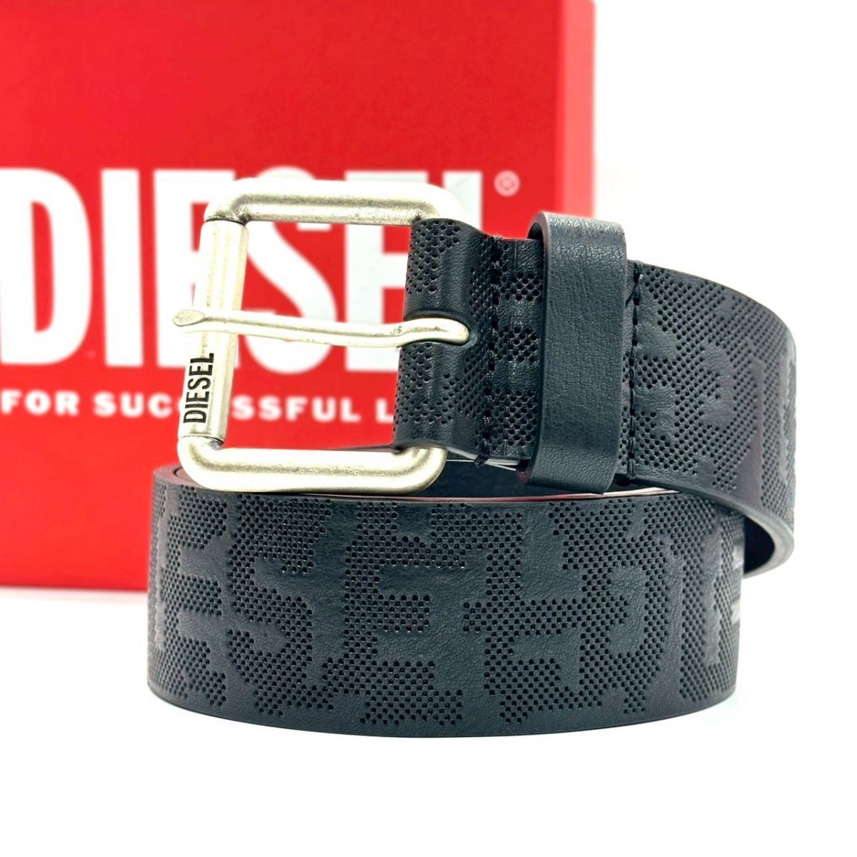 【黒で輪郭を研ぎ澄ます】　DIESEL　レザーベルト パンチング ロゴ総柄 牛革 85/34　ブラック 11,085円