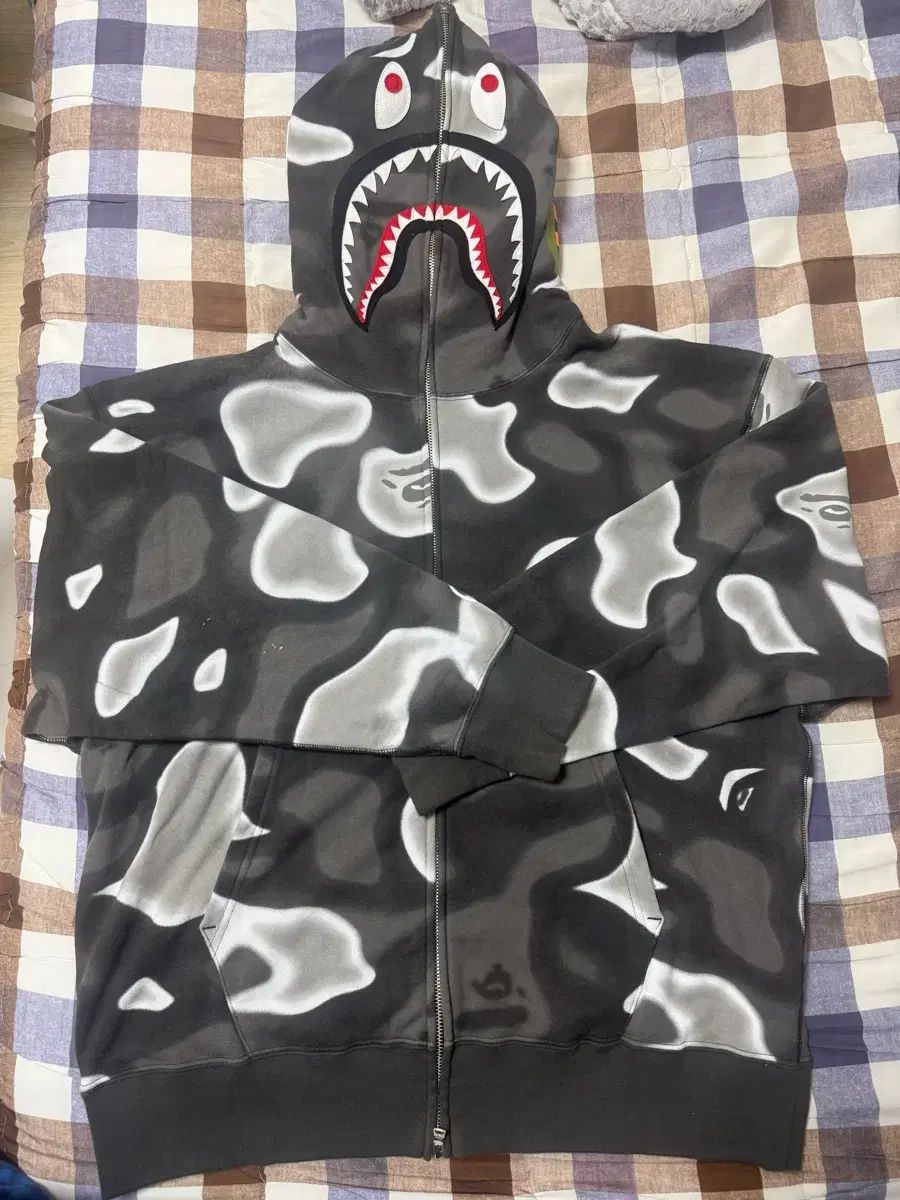 アベイシングエイプ ウール カモフラージュ シャークフーデッド リラックスフィット (L)