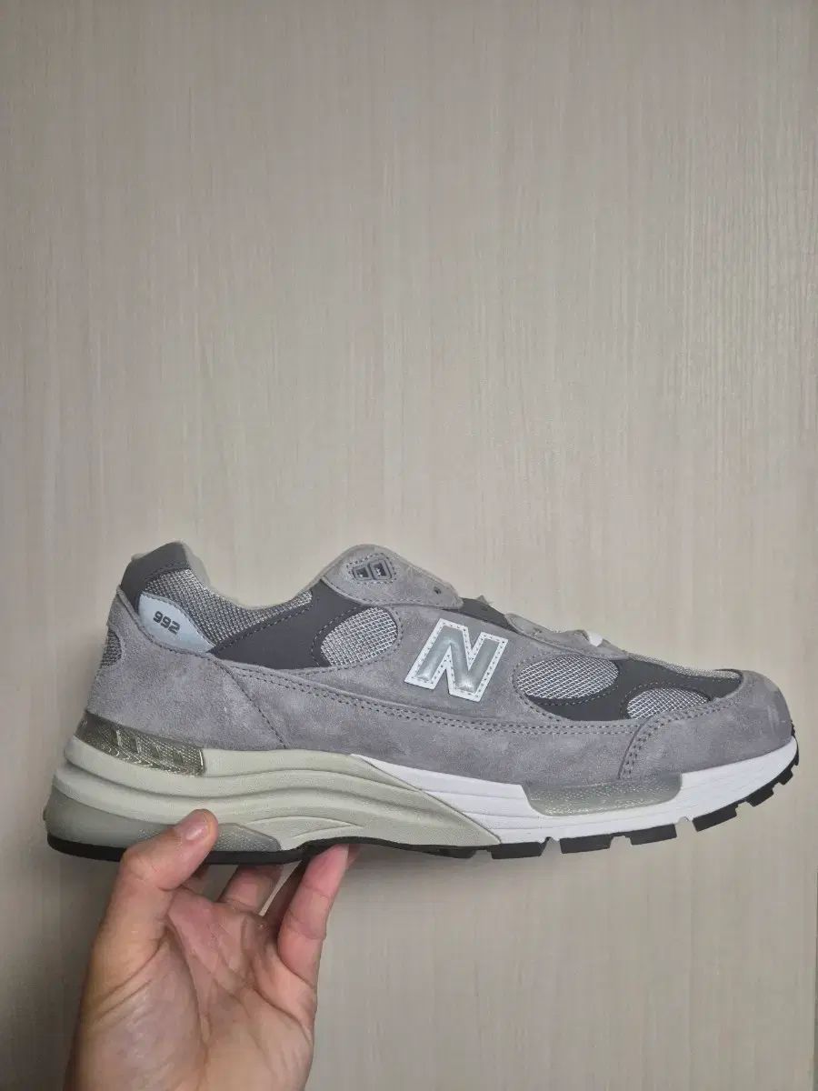 新品/300 ニューバランス 992 メイドインUSA コア グレー