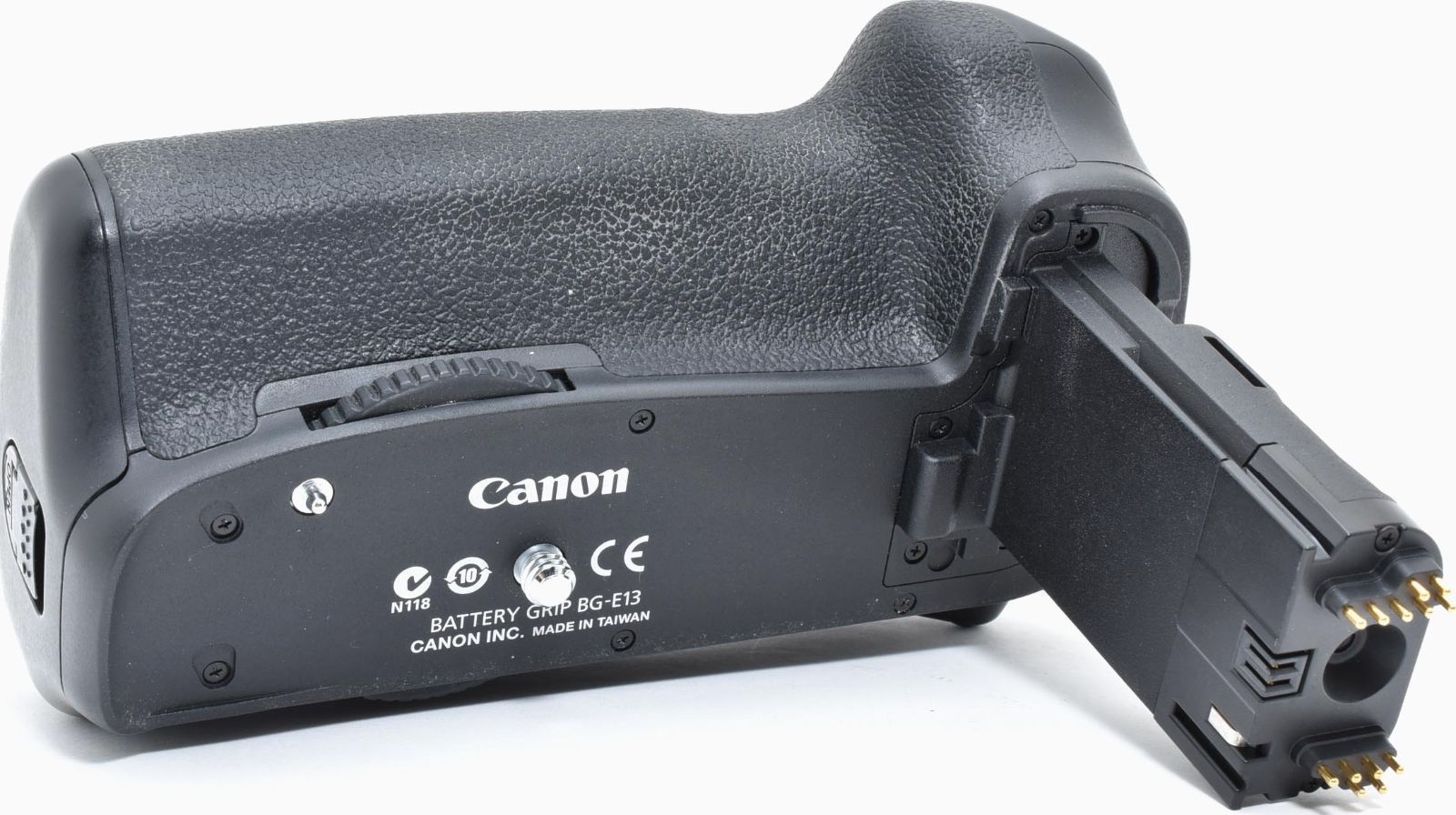 C13[7472B]☆美品☆ キヤノン Canon BATTERY GRIP BG-E13 【 EOS 6D 用