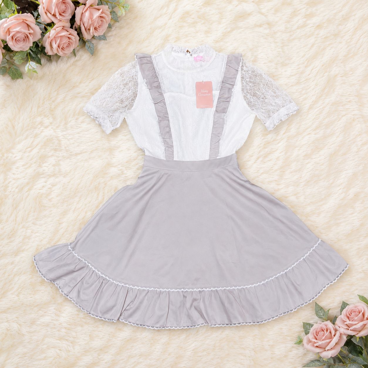 ?SALE?ハニーシナモン♡新品 低価10000円 レース切替フリル 