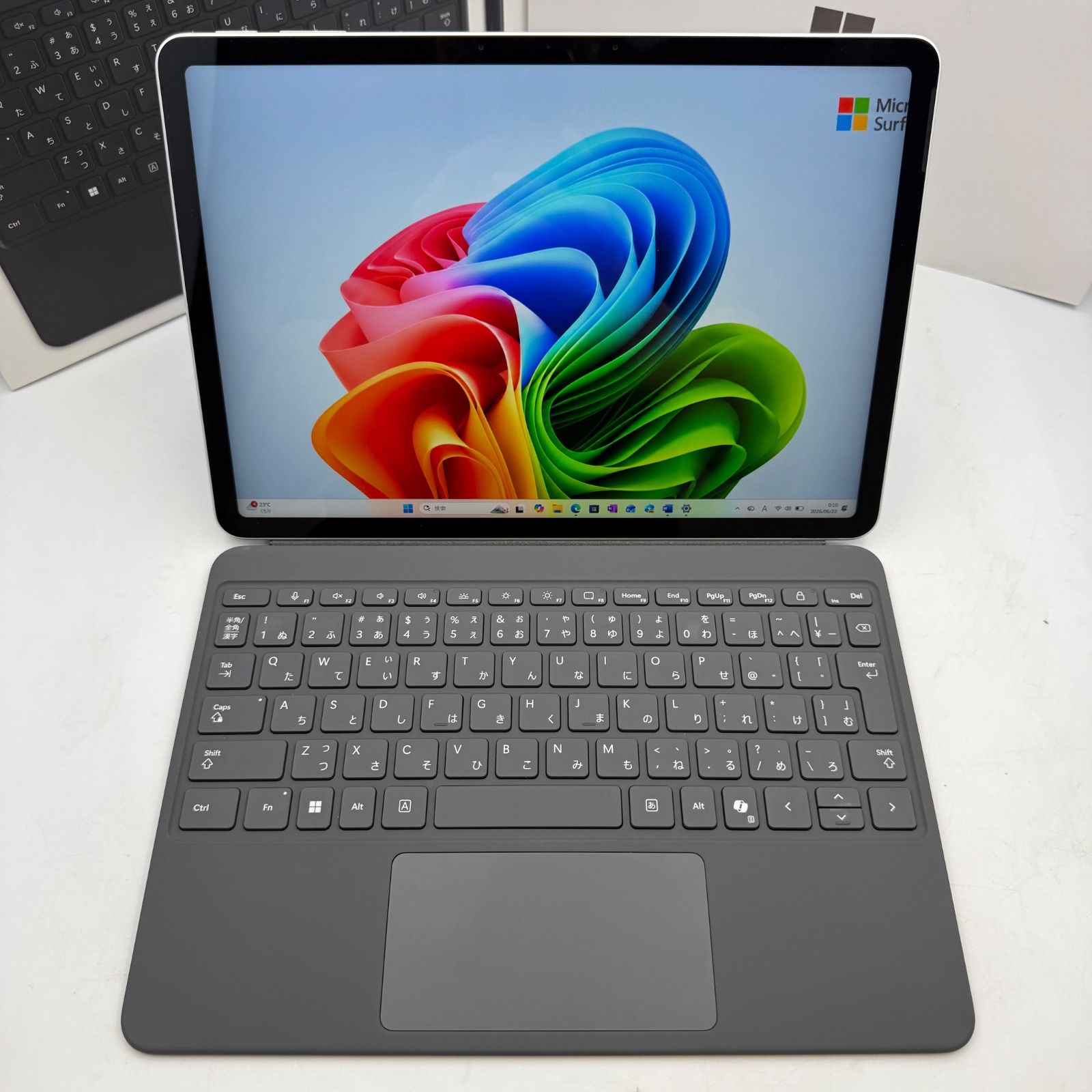 【未使用品に近い】Microsoft Surface Pro 12 Snapdragon X Plus/16GB/256GB/12インチ 【MS4】