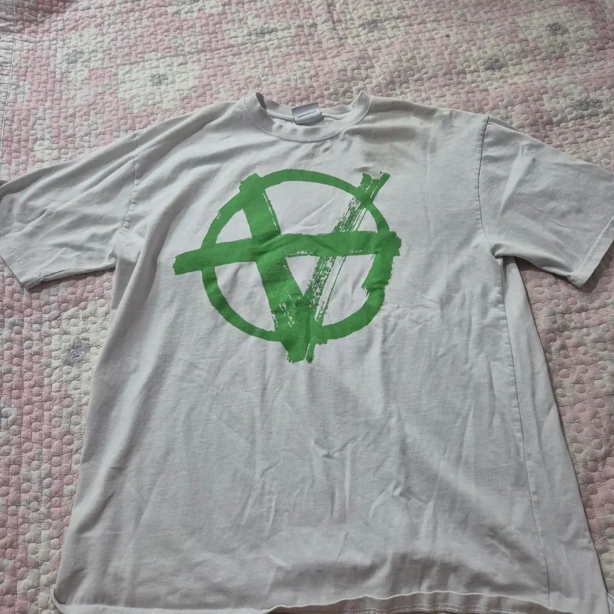 VETEMENTS ヴェトモン 半袖 Tシャツ 白、緑 ロゴ