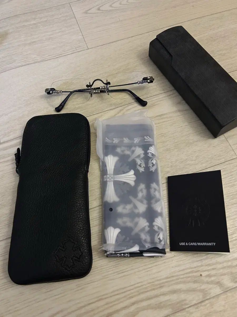 CHROME HEARTS クロムハーツ フィールズ3 ブラック/シルバー 出品