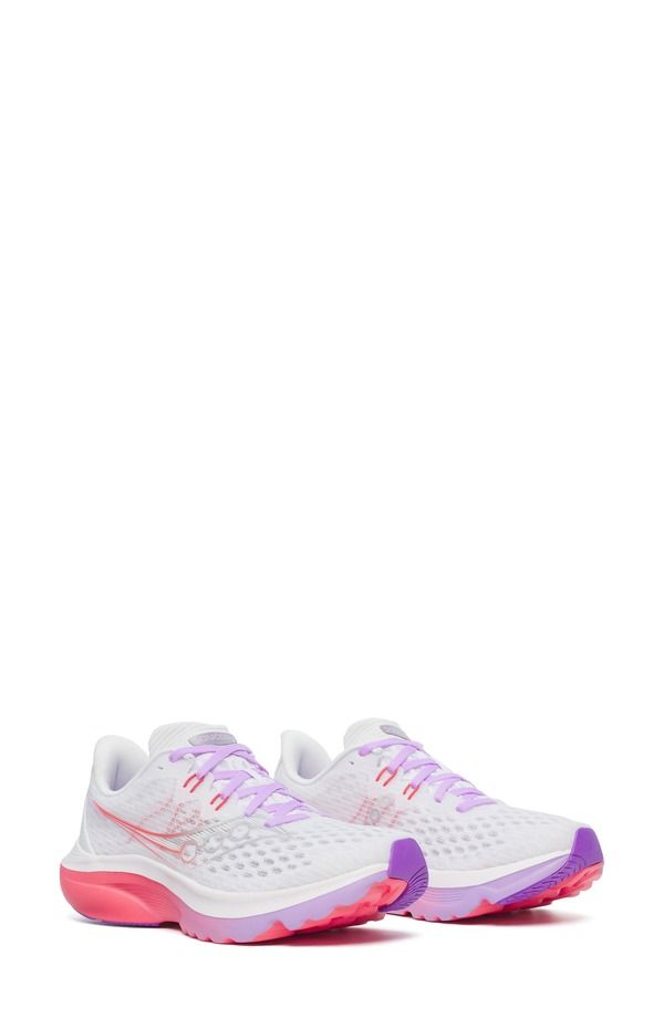 サッカニー レディース シューズ スニーカー Saucony Kinvara Running Shoe White Gum ホワイト