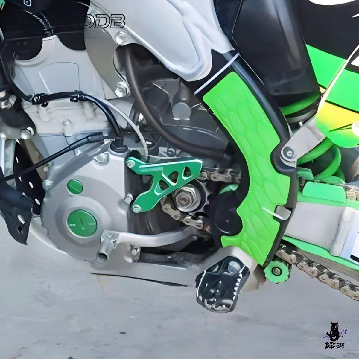 Kawasaki KX125/250/450F KLX250 用 CNC フロントスプロケットカバー チェーンガード