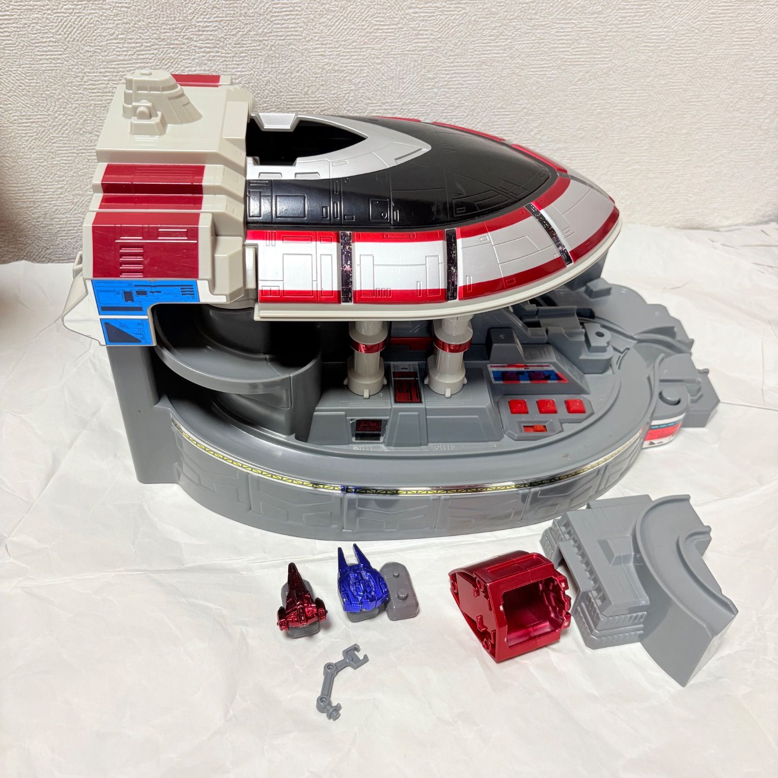 ジャンク・欠品あり】ウルトラマンマックス DXベースタイタン 基地