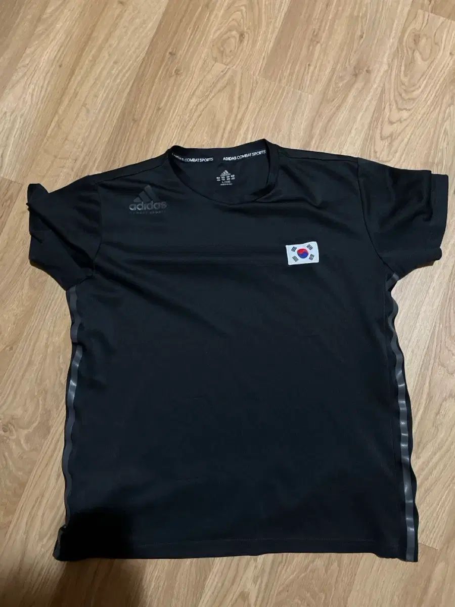 コリア 半袖Tシャツ