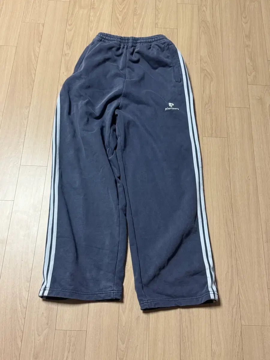 Pioneers トラックパンツ m