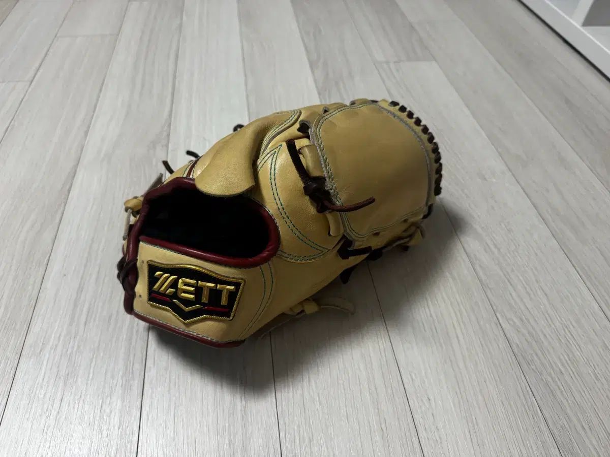 Zett プロステイタス 投手用グローブ 出品