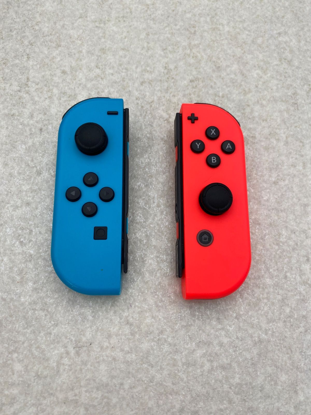 ◇Nintendo Switch Joy－Con（L） ネオンブルー／（R） ネオンレッド
