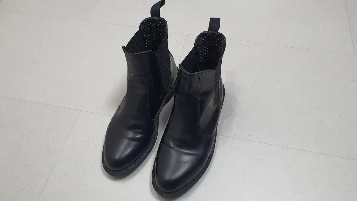 DR. MARTENS ドクターマーチン フローラ チェルシーブーツ UK9 (280程度)