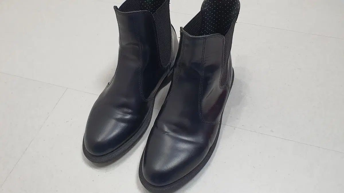 DR. MARTENS ドクターマーチン フローラ チェルシーブーツ UK9 (280程度)