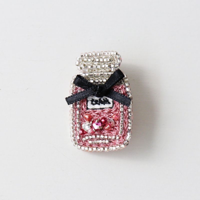 美品 人気 Immana Paris イマナ パリ 刺繍 香水瓶モチーフブローチ