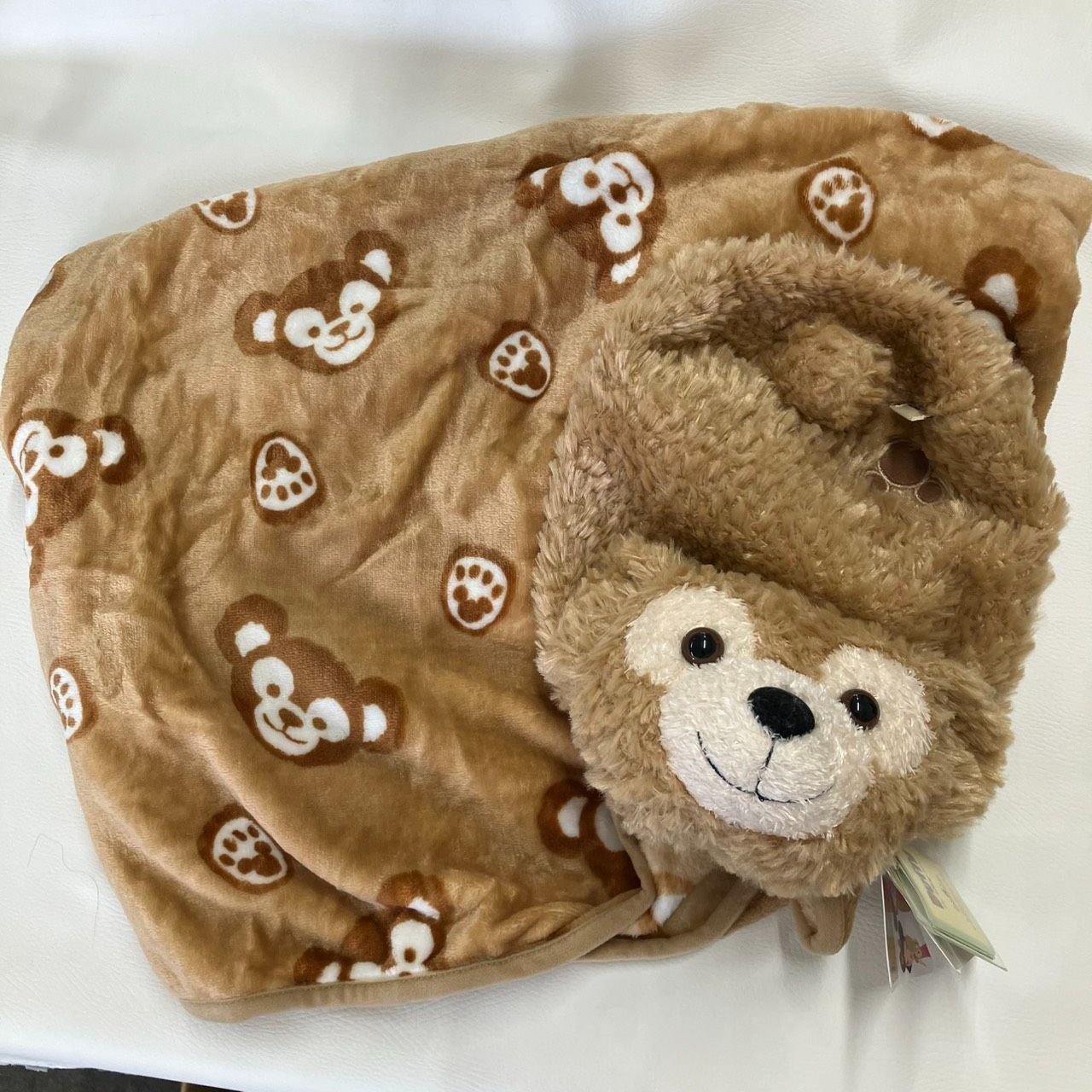 ブランケットダッフィー 新品・タグ付き】香港ディズニーランド ダッフィー ブランケット 海外