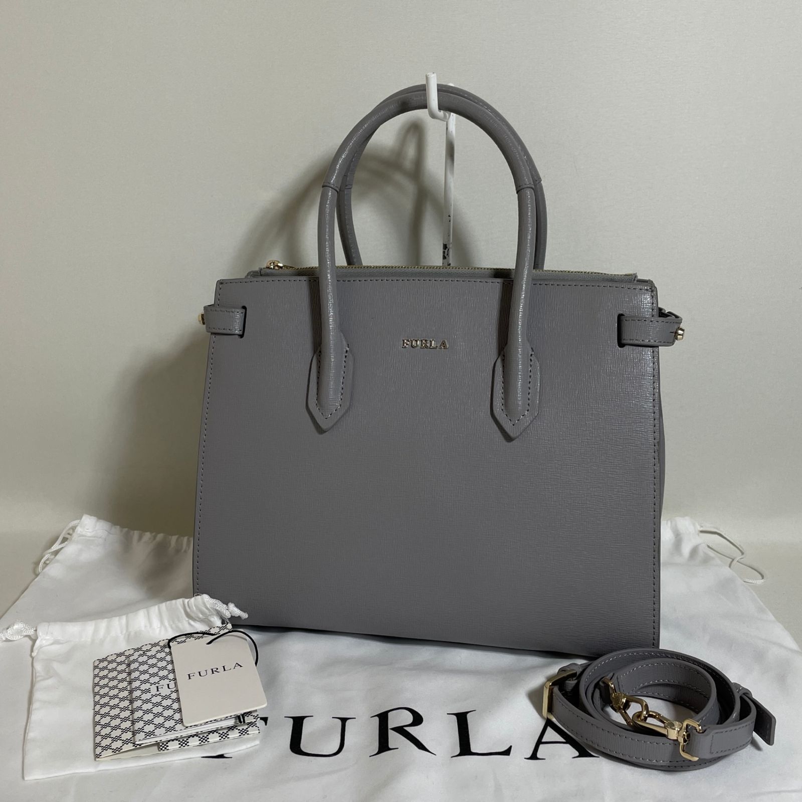 2606-68｜美品｜フルラ 2WAYハンドバッグ レザー グレー - メルカリ