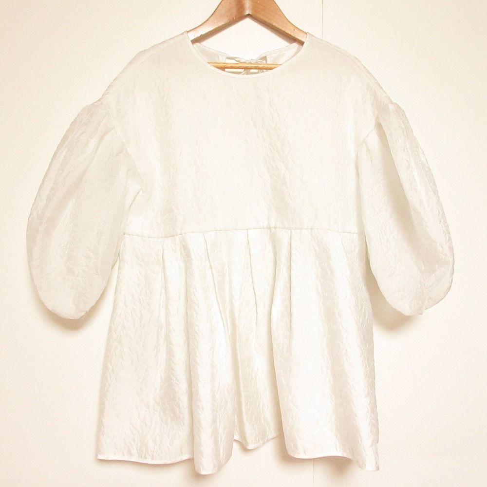 美品 BLUELEA ブルレア SILKY JACQUARED BLOUSE ハーフスリーブ