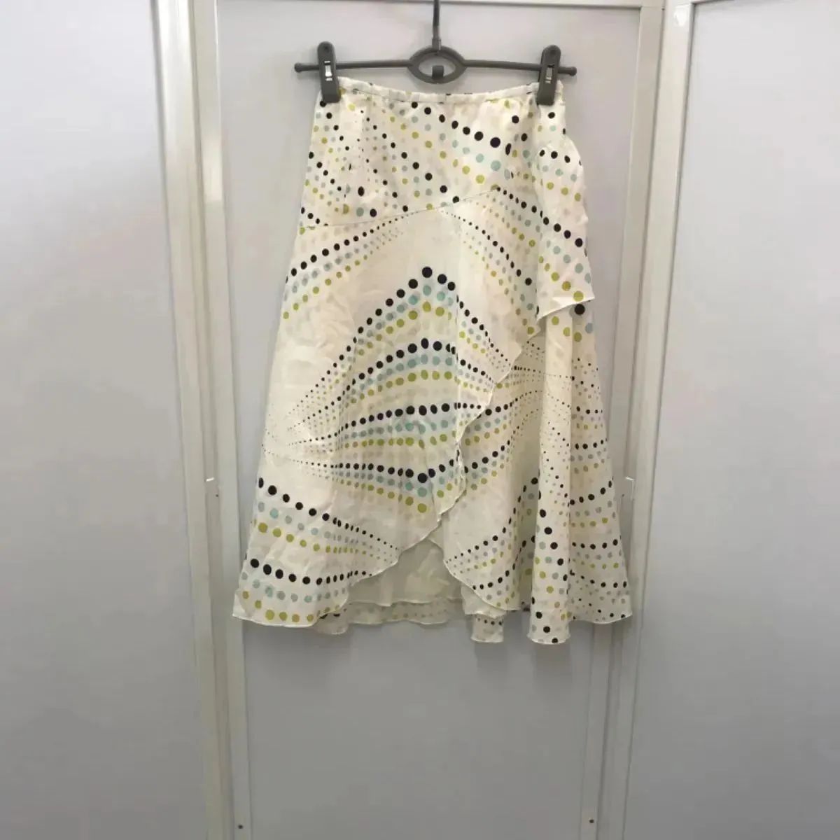【GIVENCHY ジバンシィ 】90年代のヴィンテージ ブティブライン ドット柄ラップスカート （志）A-498