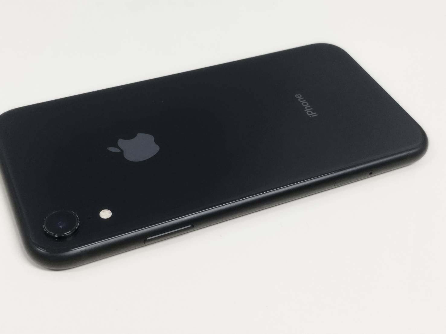 SIMフリー】iPhone XR/A2106/64GB/ブラック〈MT002J/A〉 - メルカリ