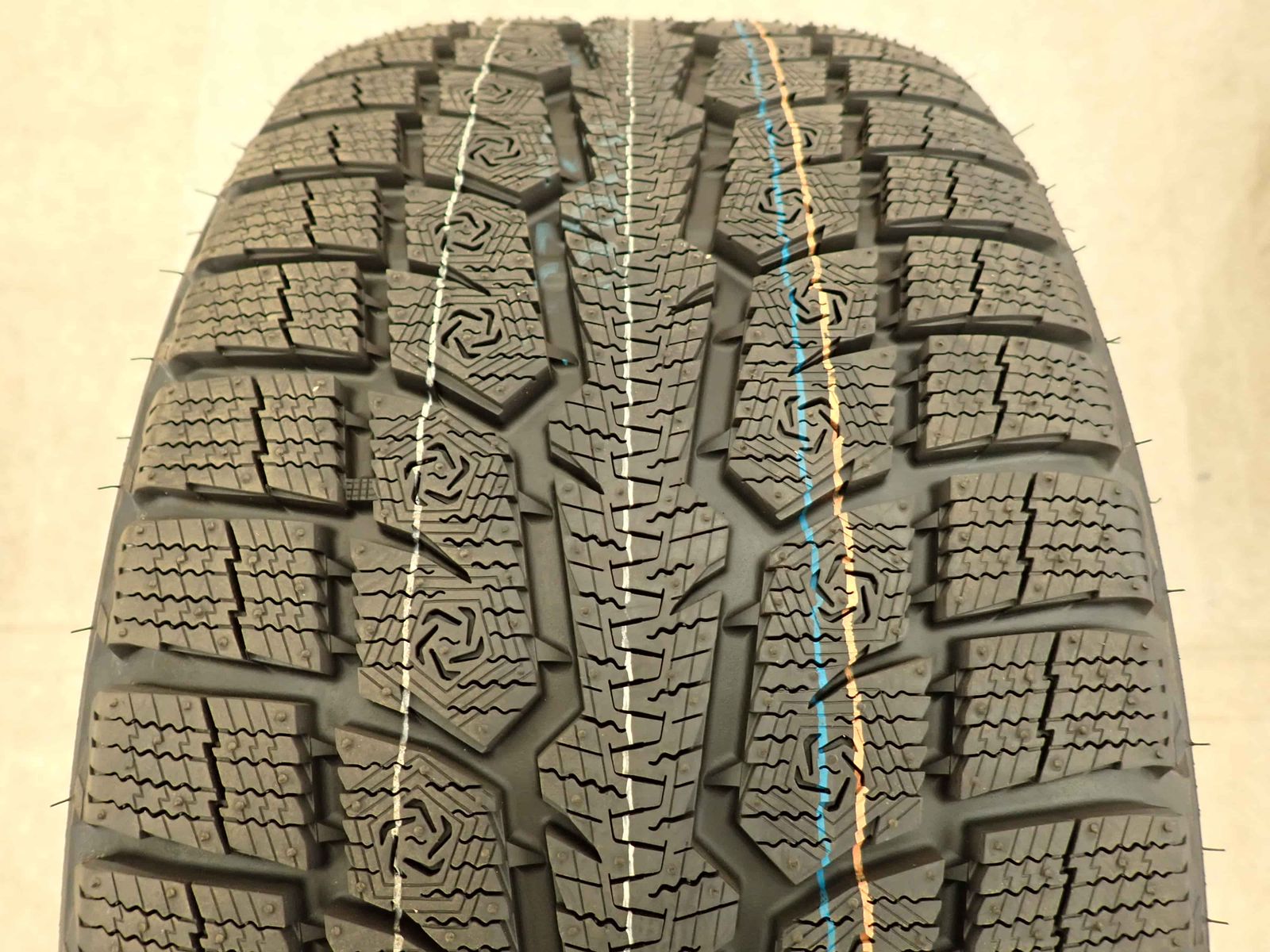 冬新品 2024年製 4本SET 会社宛 送料無料 245/40R18×9J 97V トーヨー