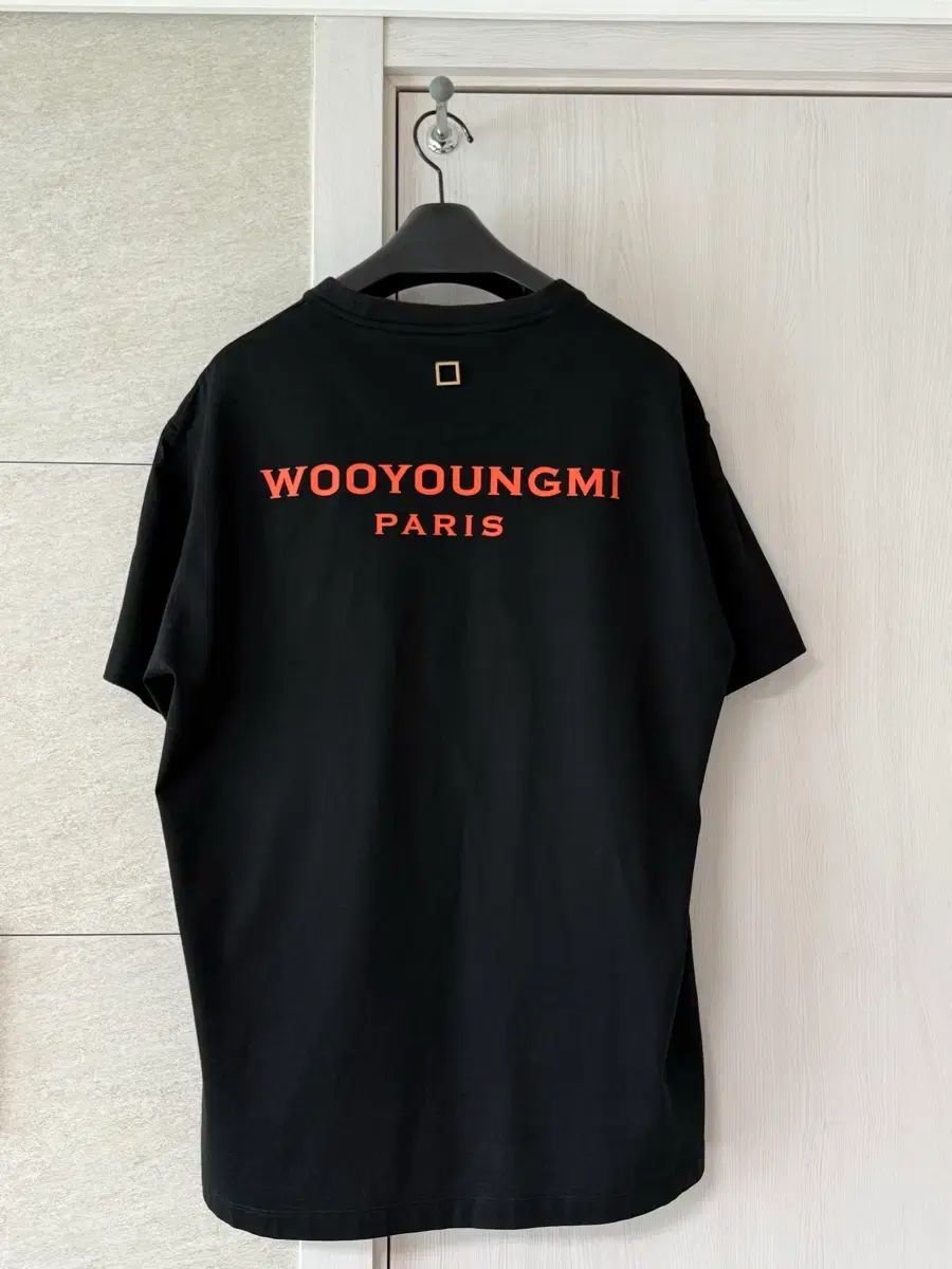 (48) ウーヨンミ(WOOYOUNGMI) バックロゴ 半袖 Tシャツ ブラック