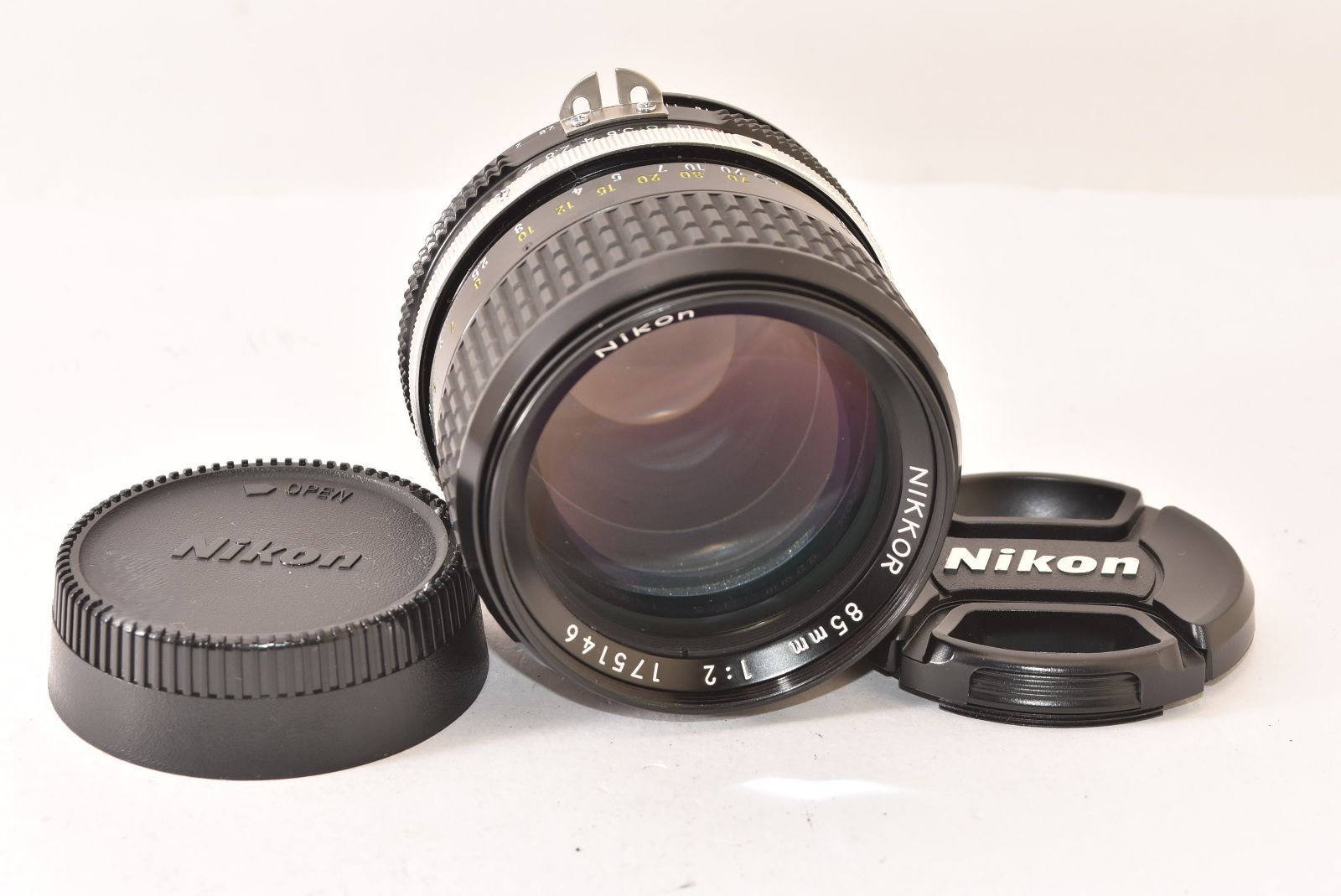 Nikon ニコン Ai NIKKOR 85mm F2 J2606094